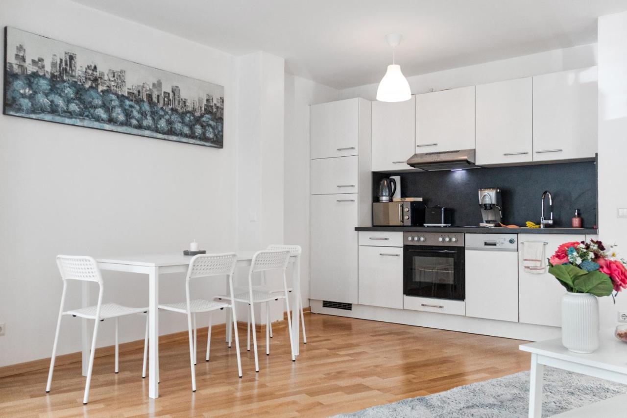Gasometer Apartment - Designer Building With Amazing View Wenen Buitenkant foto